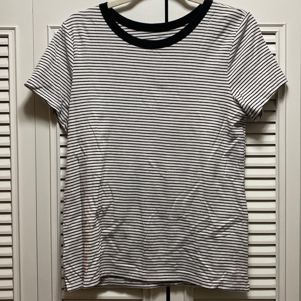 Old navy tee
